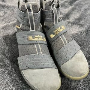 Size 11 - Nike LeBron Soldier 10 Battle Grey 2016